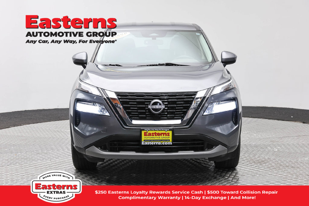 Used 2023 Nissan Rogue SV AWD/4WD image 3