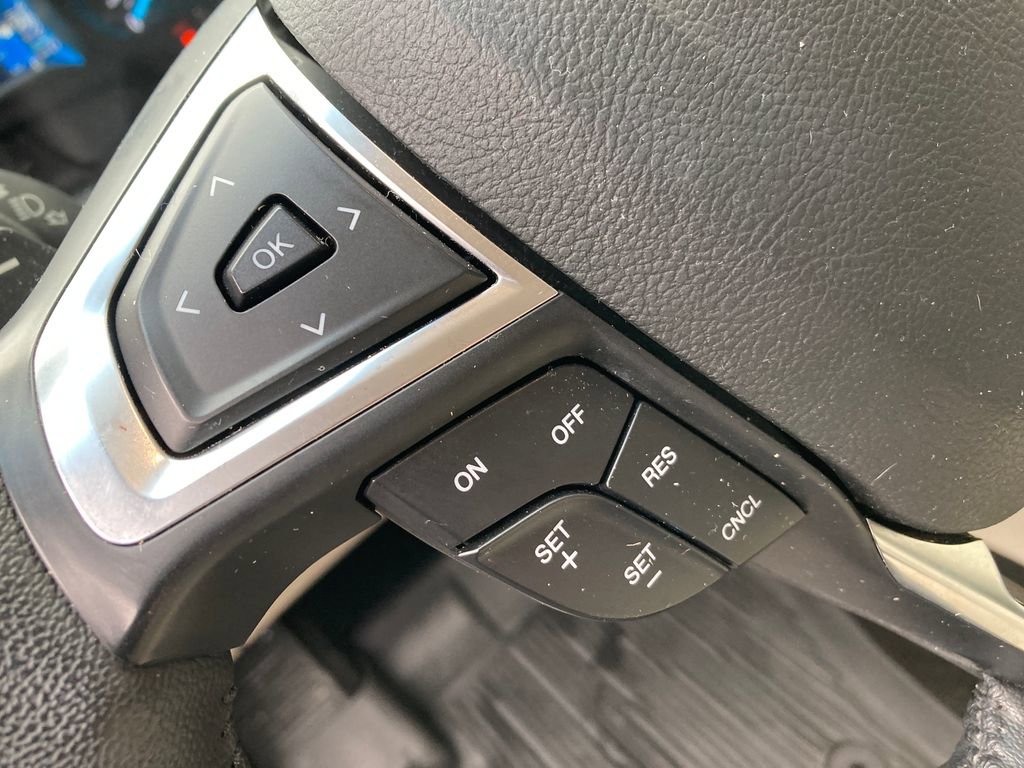 Used 2017 Ford Edge Titanium w/ Technology Package image 35