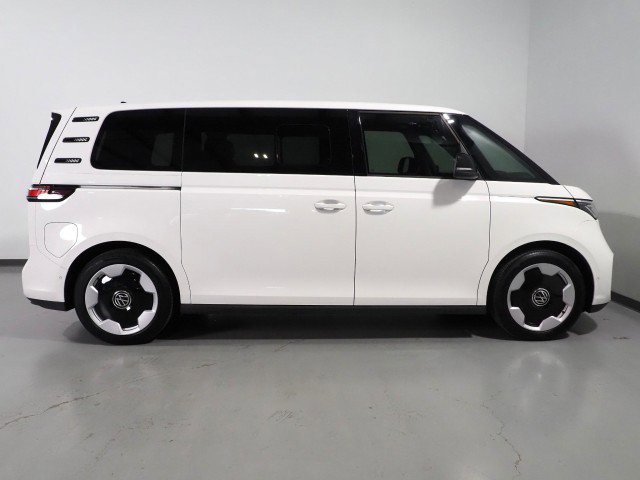 Used 2025 Volkswagen ID. Buzz Pro S image 4