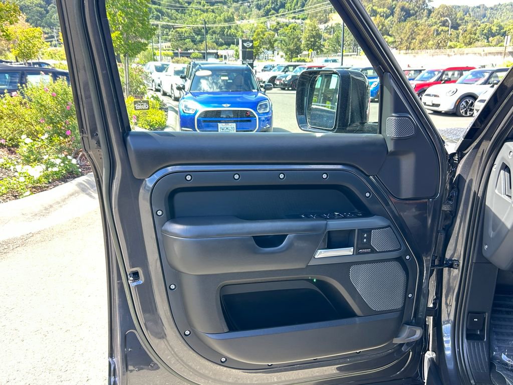 Used 2023 Land Rover Defender 110 X image 11
