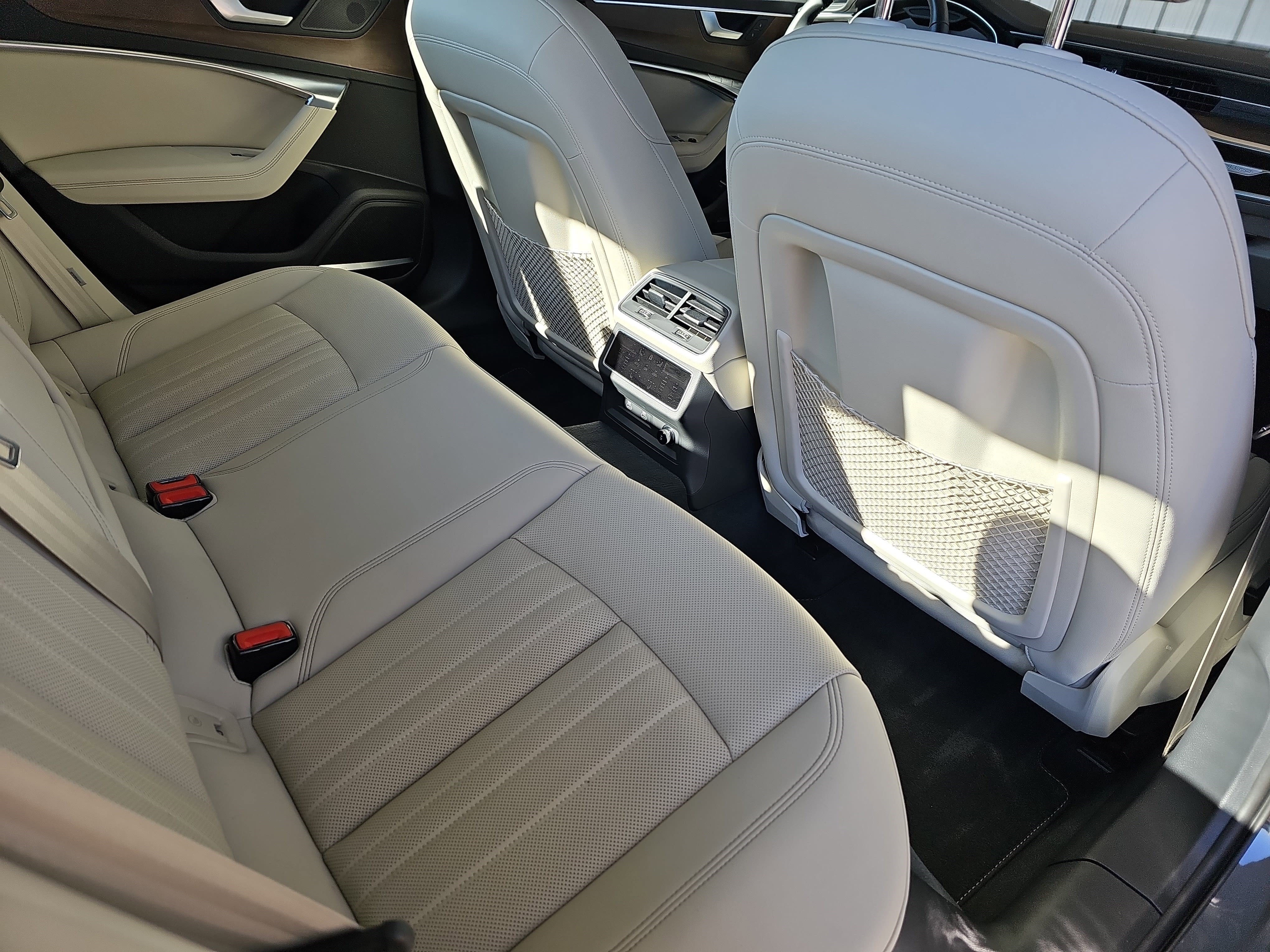 Used 2025 Audi A6 Premium Plus image 11