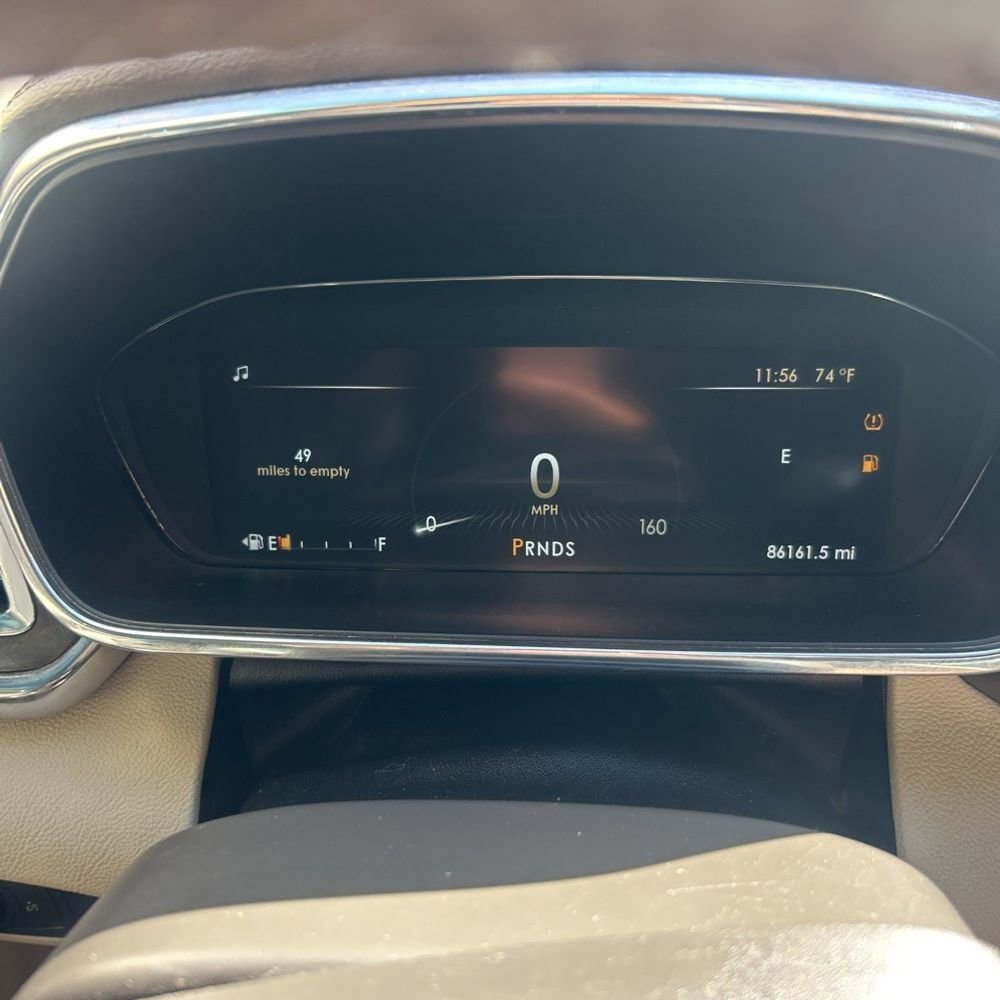 Used 2017 Lincoln Continental Select w/ Climate Package image 8