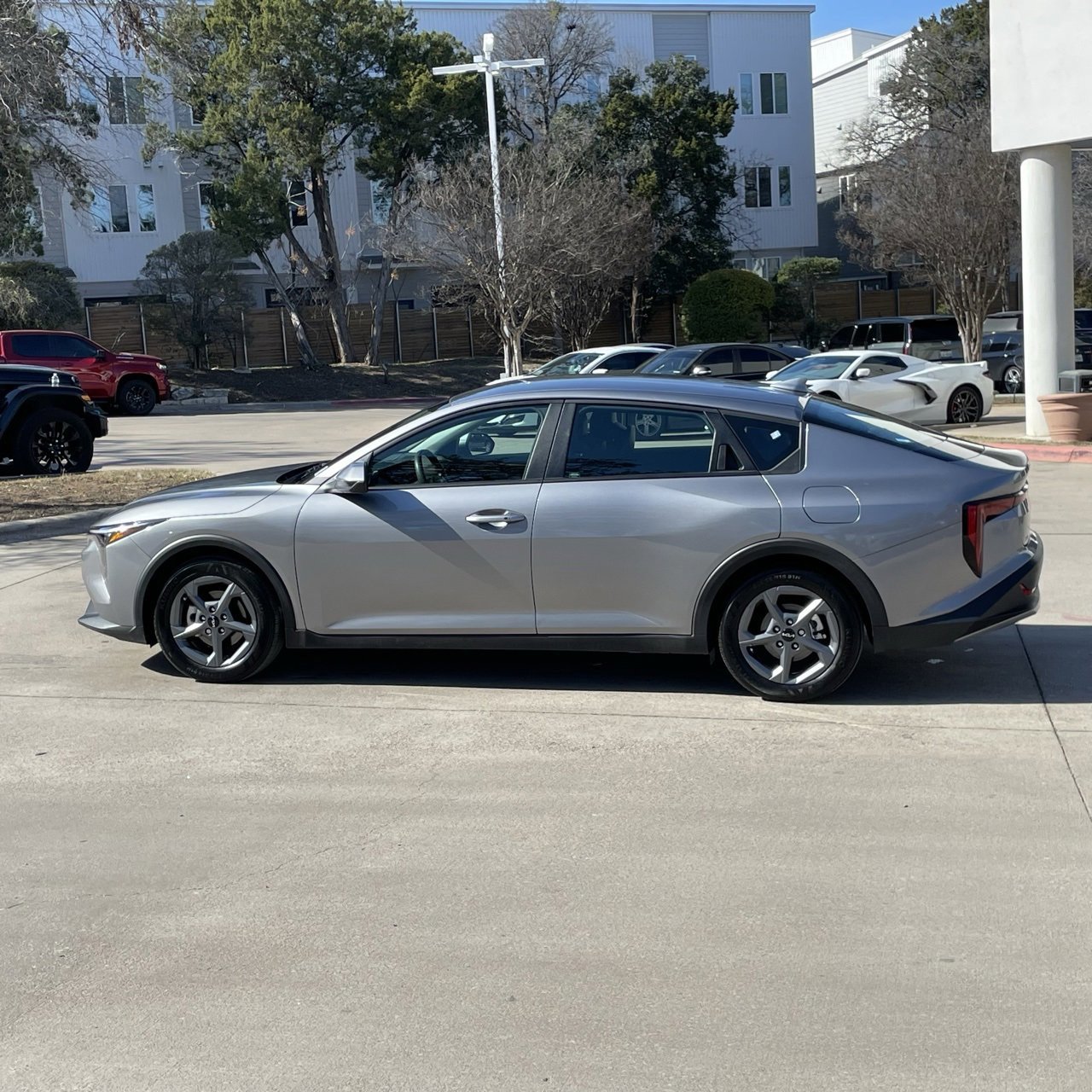 Used 2025 Kia K4 LXS image 3