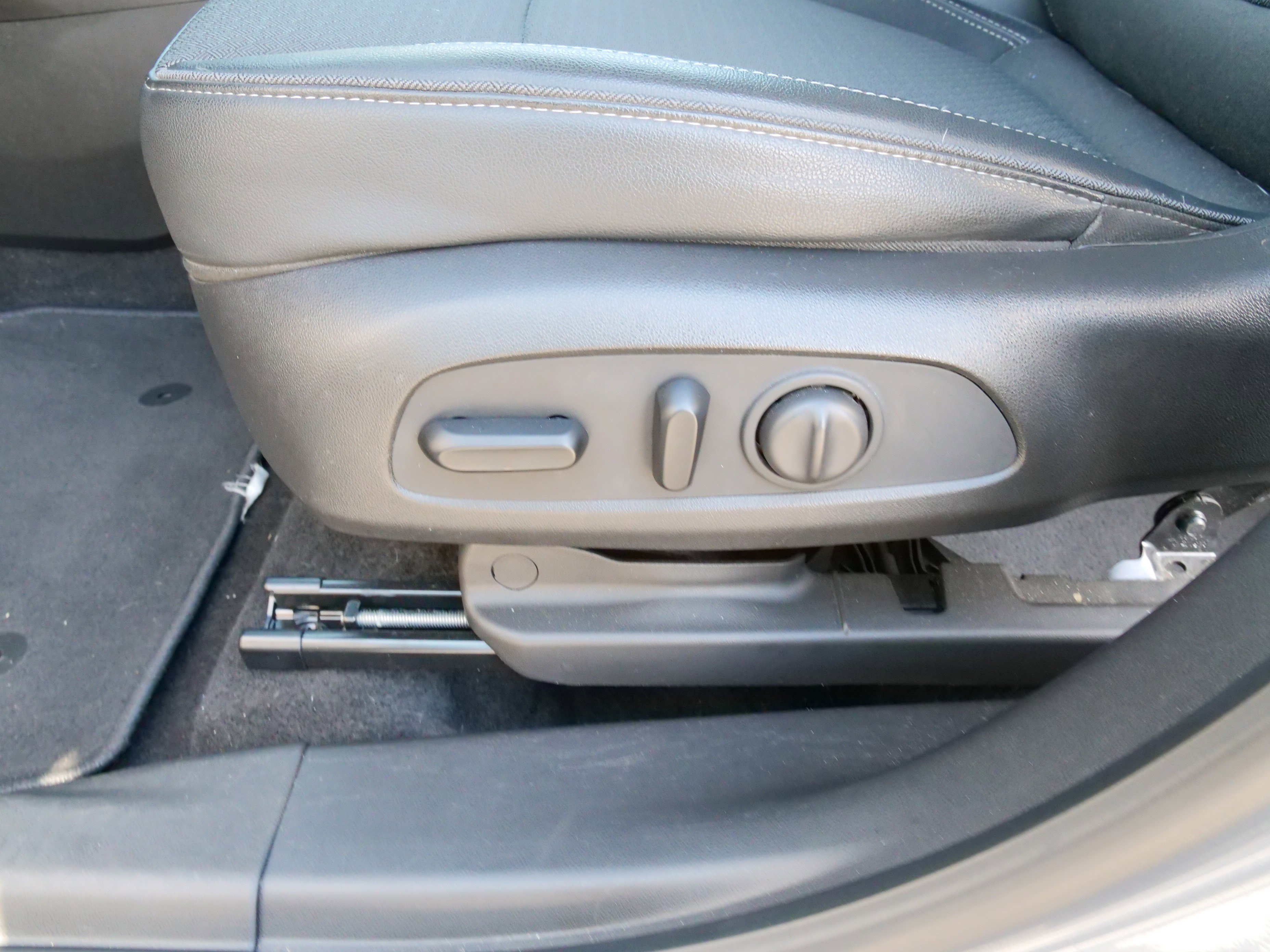 Certified 2021 Buick Encore GX Preferred w/ Cold Weather Comfort Package image 14