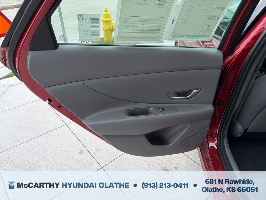 Used 2025 Hyundai Elantra Sport FWD image 19