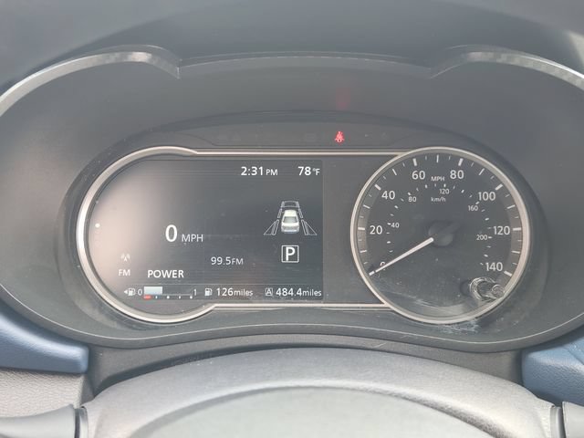 Used 2025 Nissan Versa SV FWD image 11