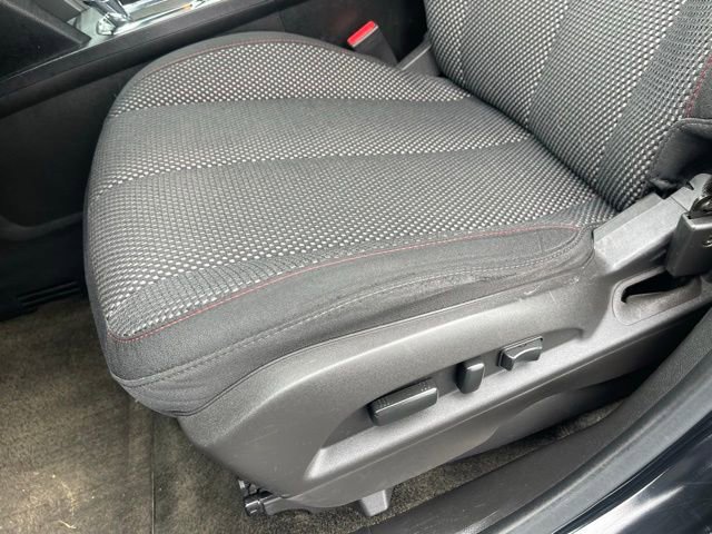 Used 2017 Chevrolet Equinox LT image 16