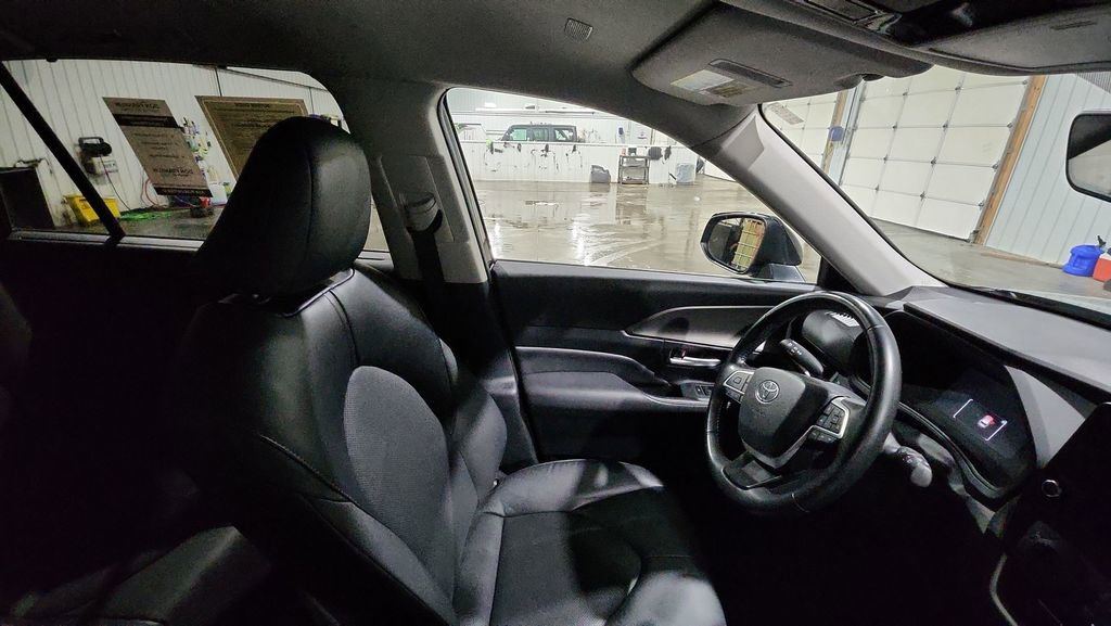Used 2024 Toyota Grand Highlander XLE image 13