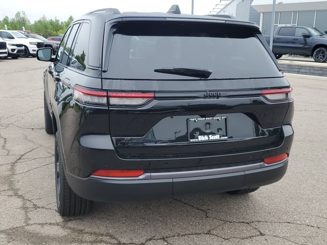 New 2026 Jeep Grand Cherokee Limited w/ Limited Altitude Package AWD/4WD image 6