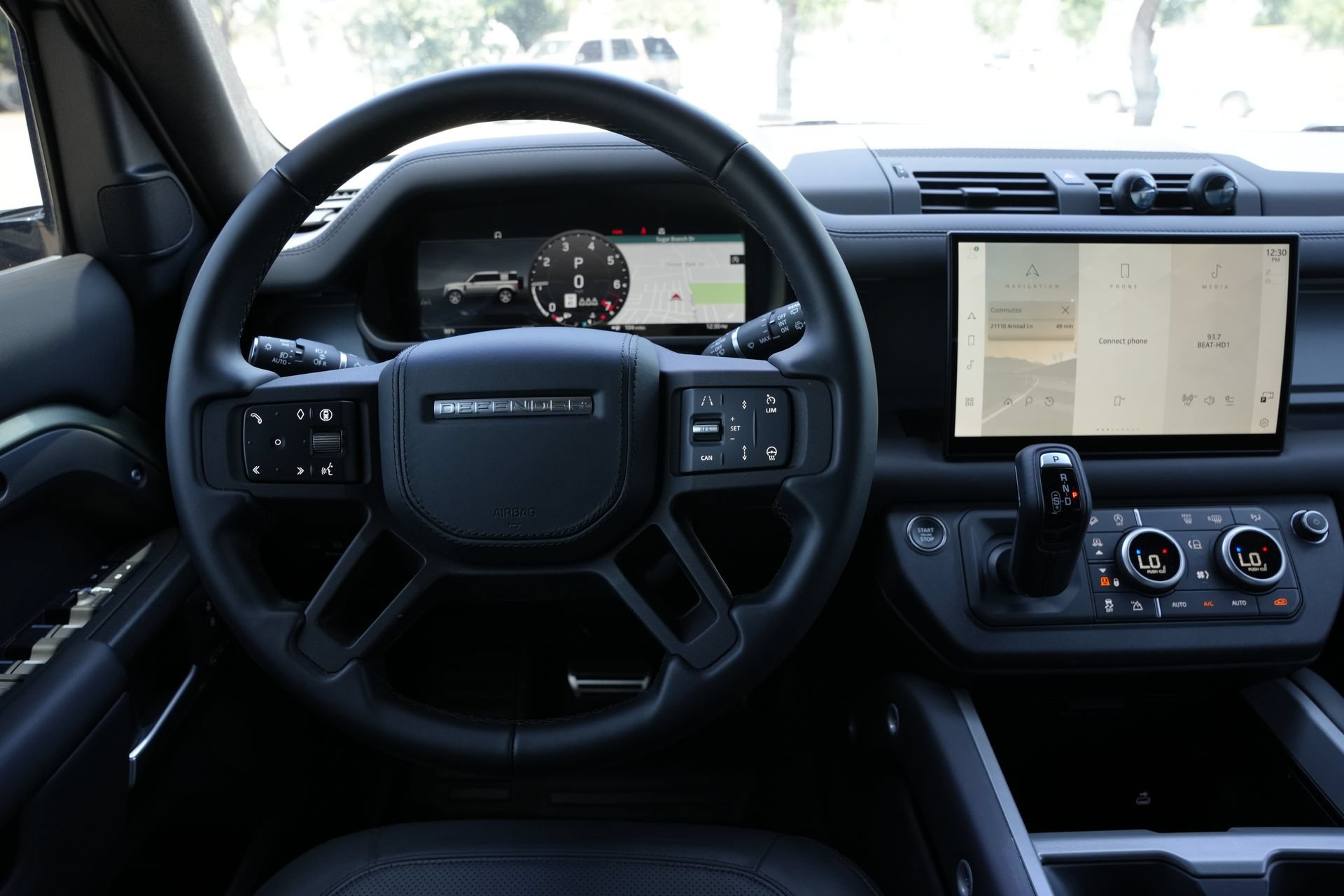 Used 2025 Land Rover Defender 110 X AWD/4WD image 10