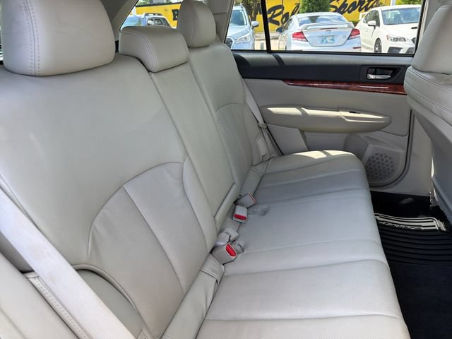 Used 2010 Subaru Outback 2.5i Limited AWD/4WD image 41