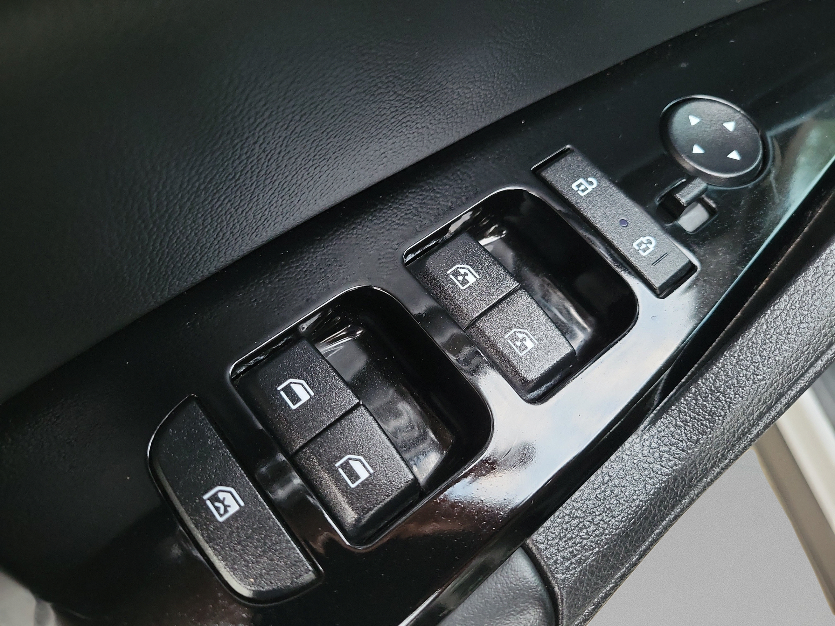 Certified 2025 Kia Sportage SX FWD image 14