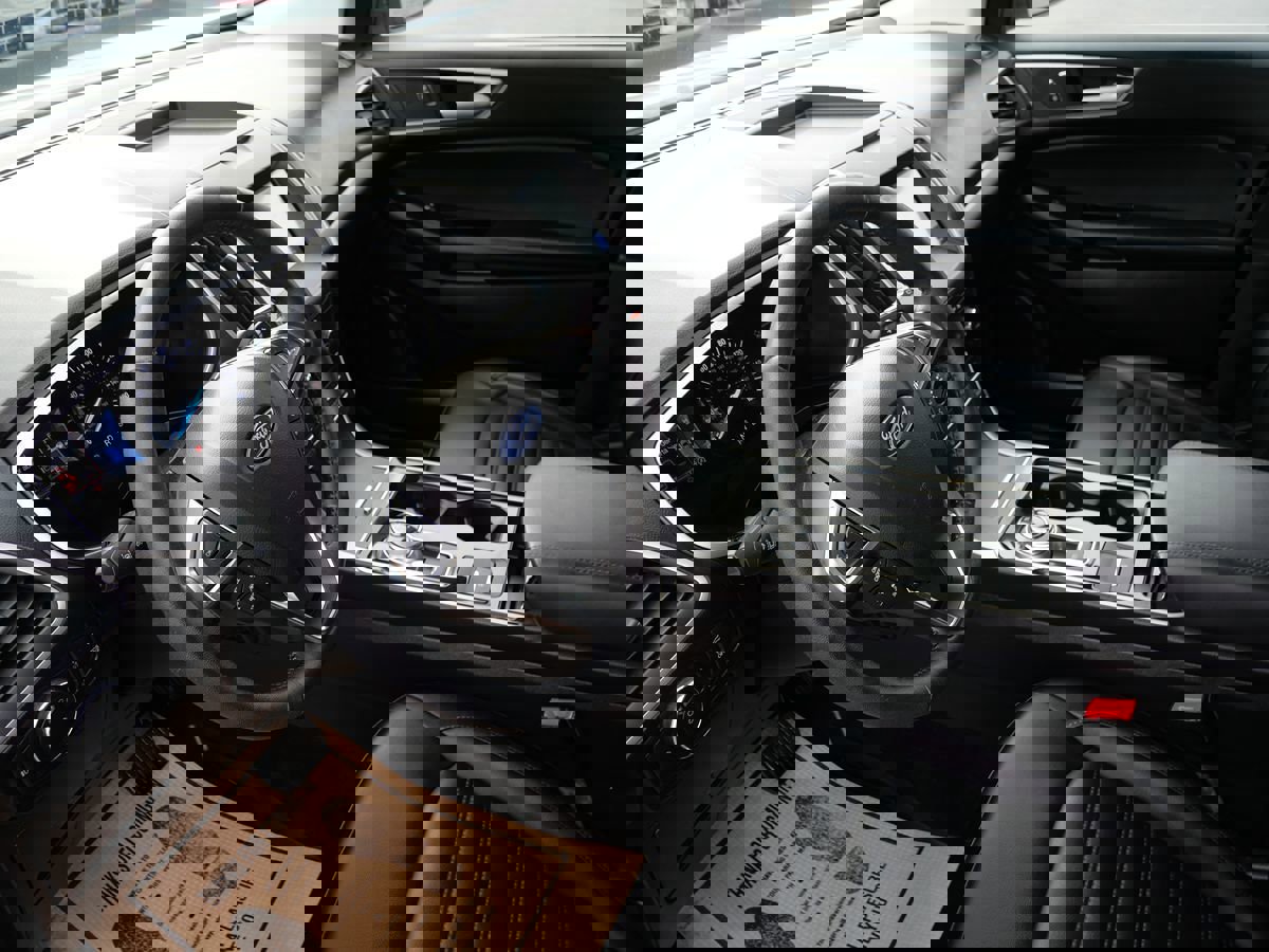 Used 2020 Ford Edge SEL w/ Convenience Package image 10