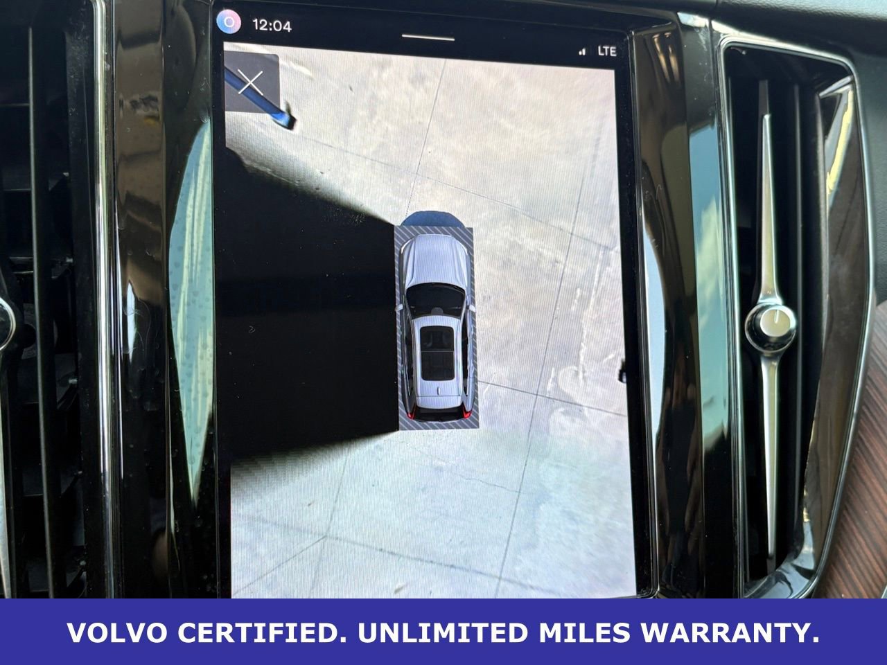 Certified 2023 Volvo XC60 B5 Plus w/ Climate Package image 23