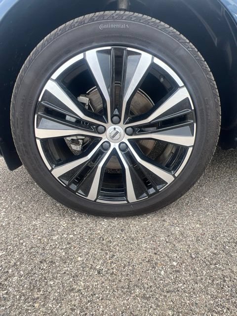 Used 2024 Volvo XC60 B5 Plus AWD/4WD image 35