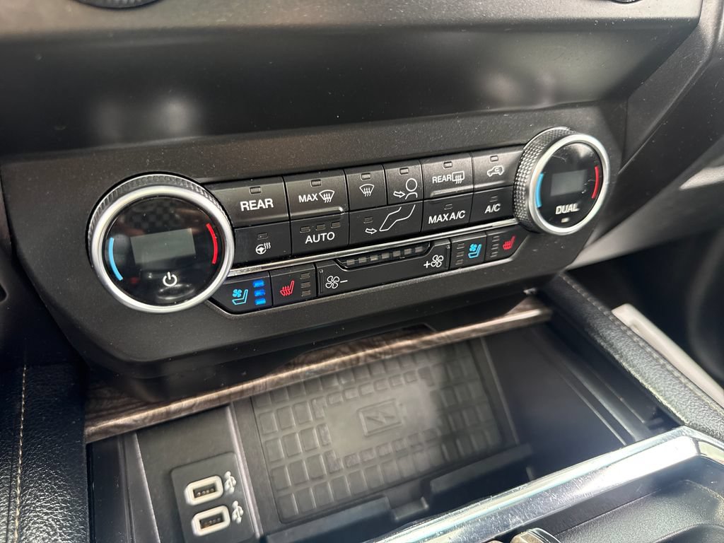 Used 2019 Ford Expedition Limited w/ Equipment Group 302A AWD/4WD image 38