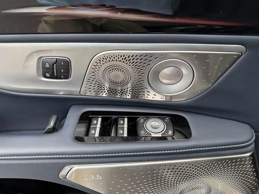 Certified 2025 Lincoln Nautilus Reserve AWD/4WD image 10