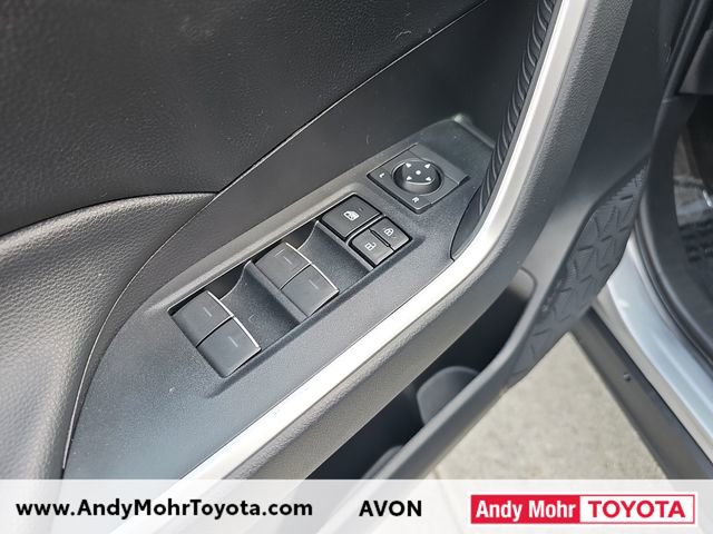 Used 2022 Toyota RAV4 XLE w/ Convenience Package image 12