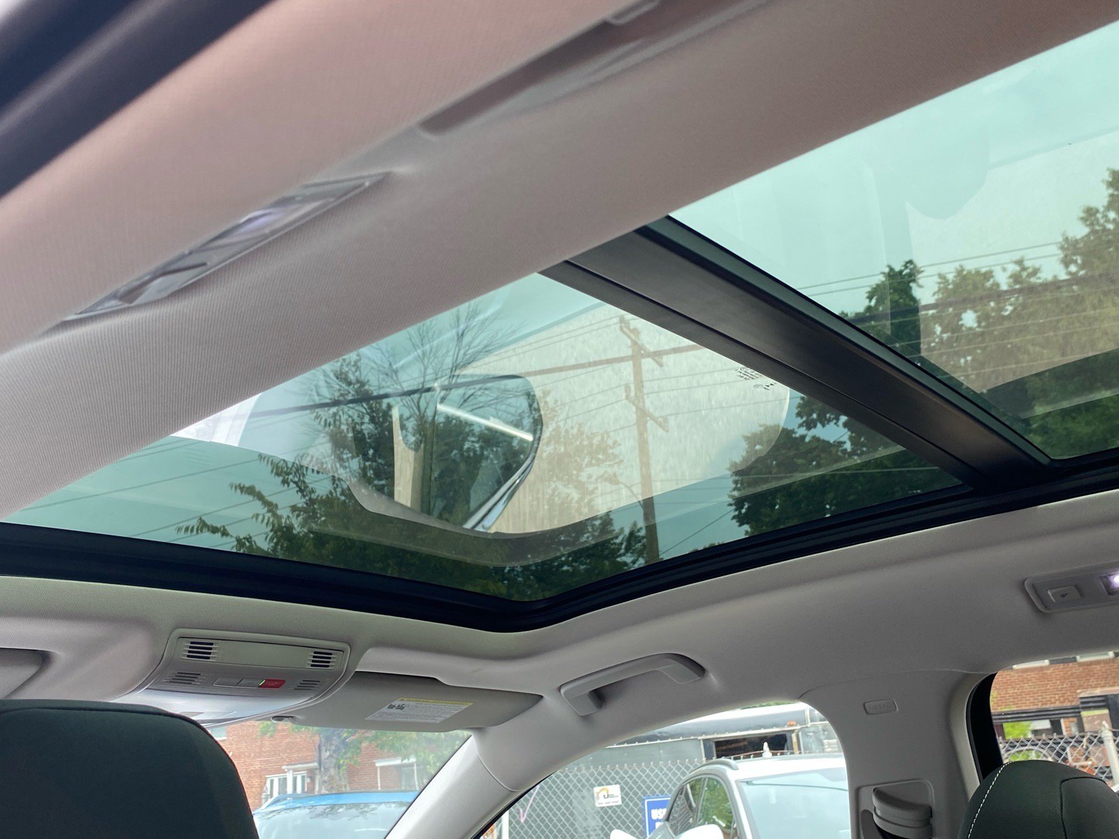 Certified 2023 Volkswagen Taos SE w/ Panoramic Sunroof Package FWD image 18