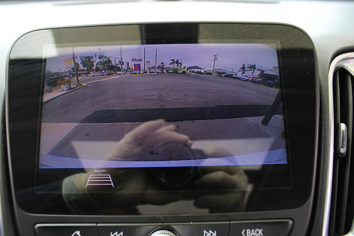 Used 2020 Chevrolet Malibu LT FWD image 29