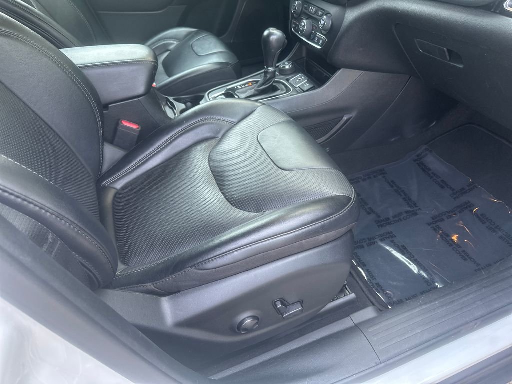 Used 2023 Jeep Cherokee Altitude Lux AWD/4WD image 33