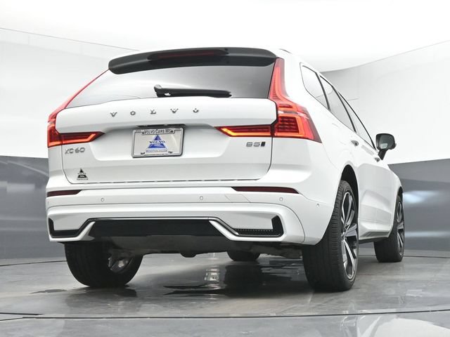 Used 2024 Volvo XC60 B5 Ultimate w/ Protection Package Premier AWD/4WD image 16