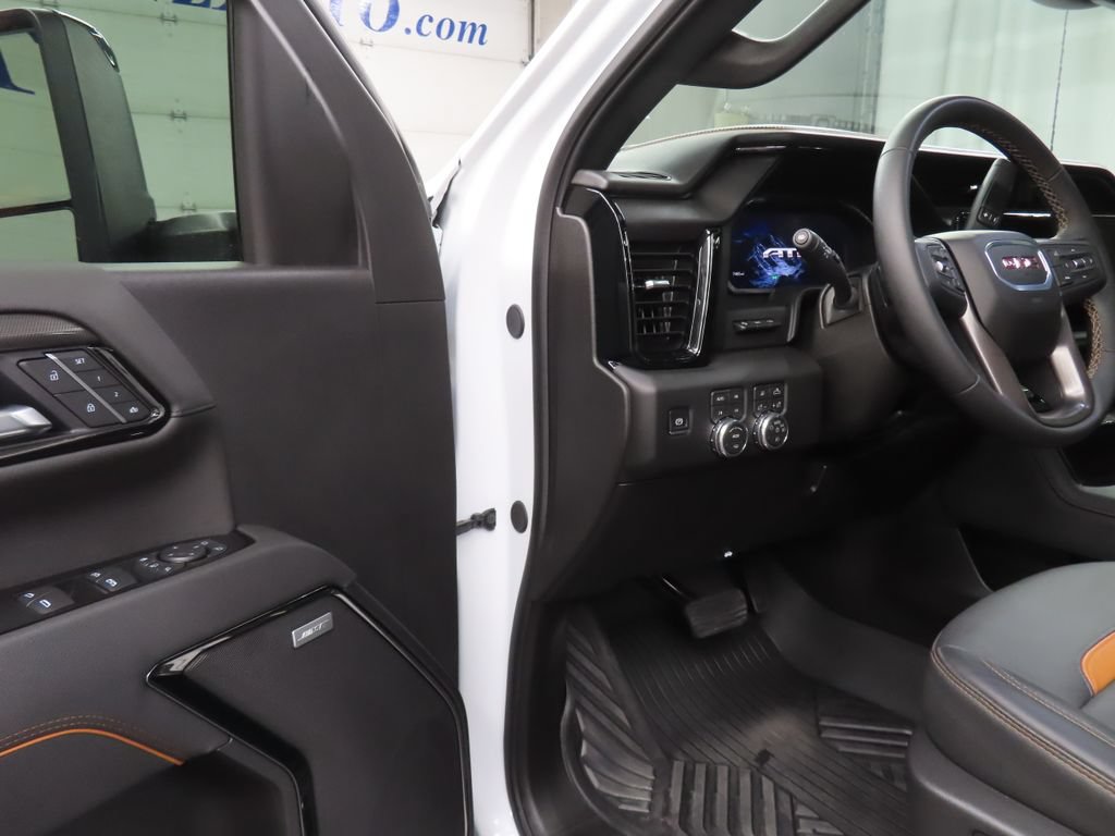 Used 2026 GMC Sierra 2500 AT4 w/ AT4 Premium Plus Package AWD/4WD image 65