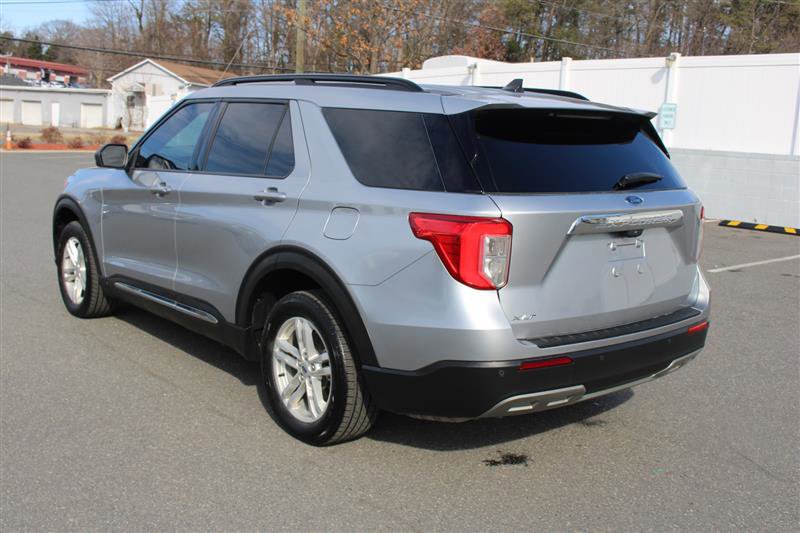 Used 2021 Ford Explorer XLT w/ Equipment Group 202A RWD image 6