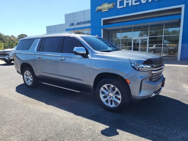 Used 2024 Chevrolet Suburban Premier w/ Premium Package image 5