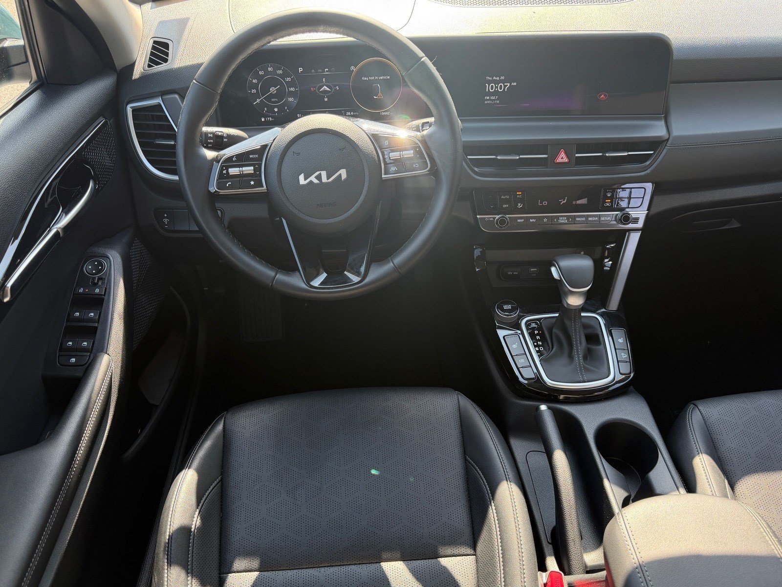 Certified 2024 Kia Seltos EX FWD image 30