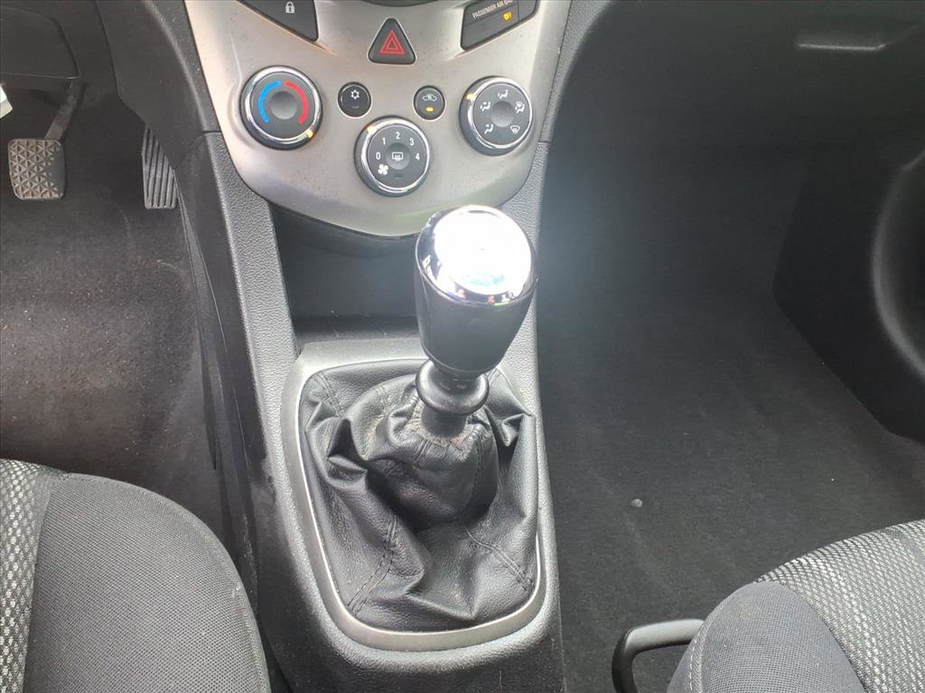 Used 2014 Chevrolet Sonic LT image 9