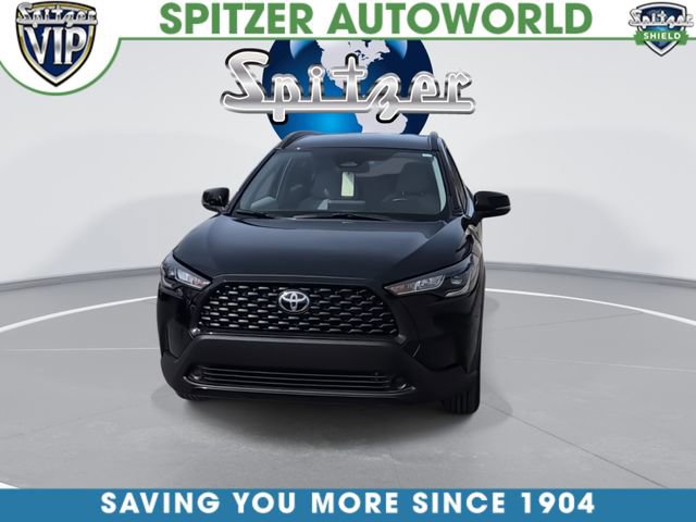 Used 2024 Toyota Corolla Cross LE image 3