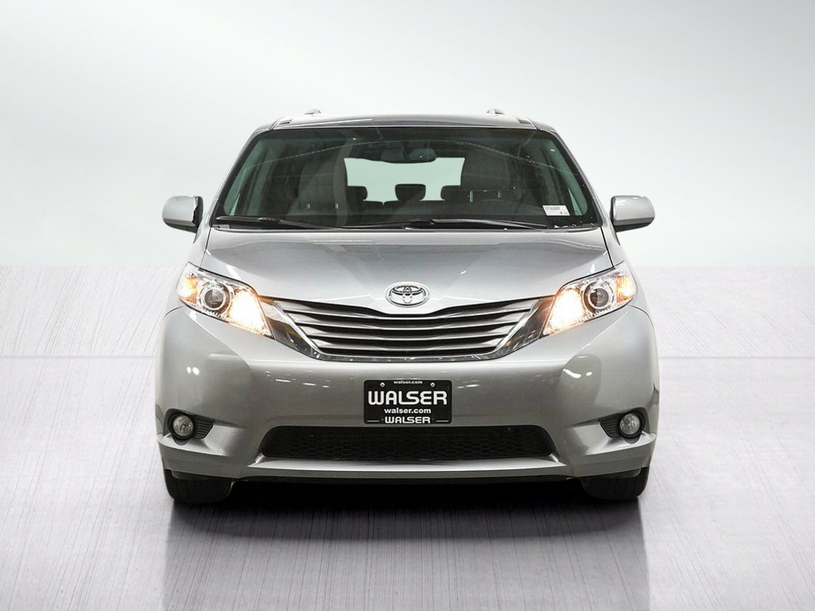 Used 2017 Toyota Sienna XLE w/ XLE Navigation Package AWD/4WD image 8