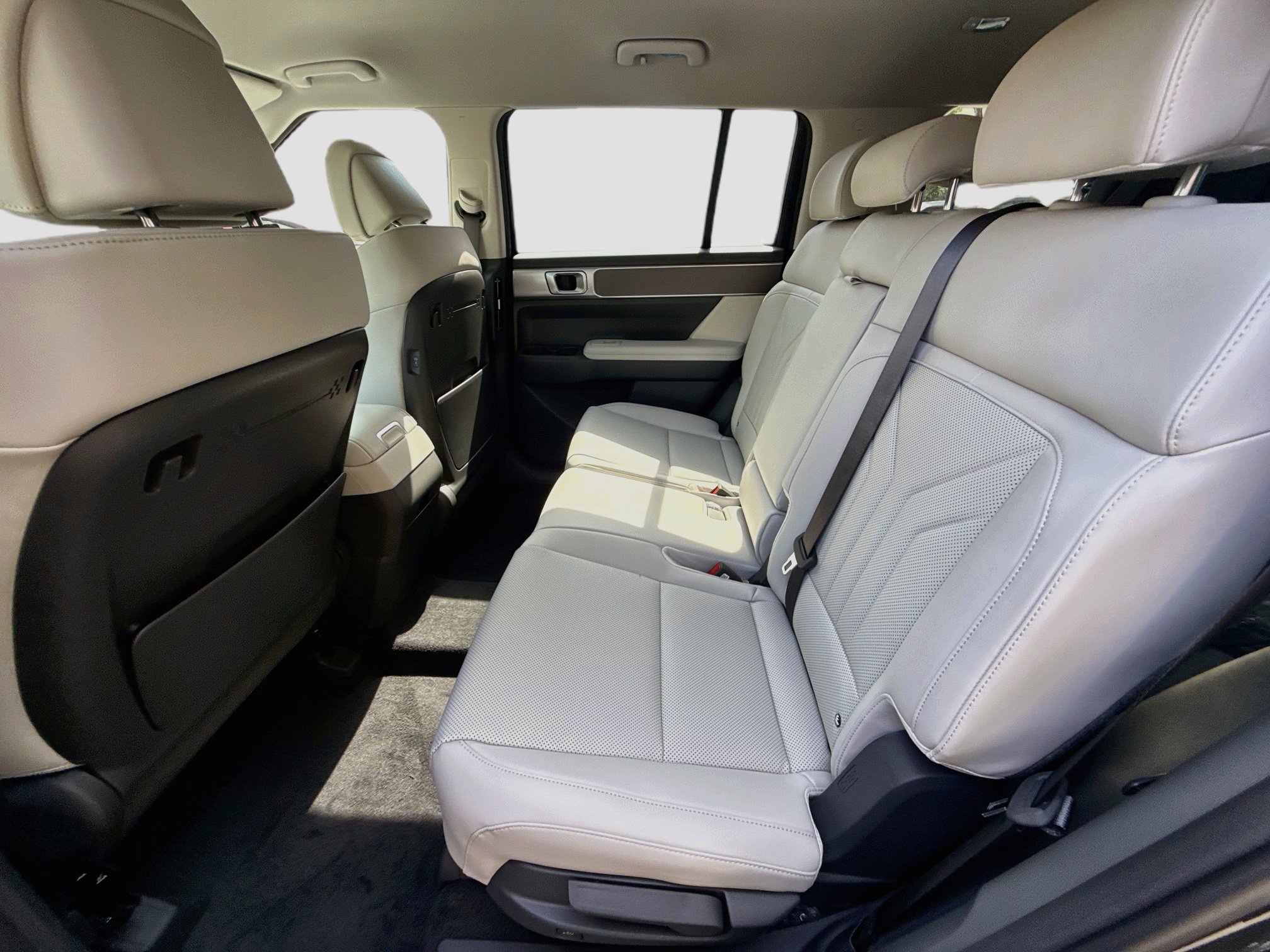 New 2026 Hyundai Santa Fe SEL w/ Tow & Go Package FWD image 17