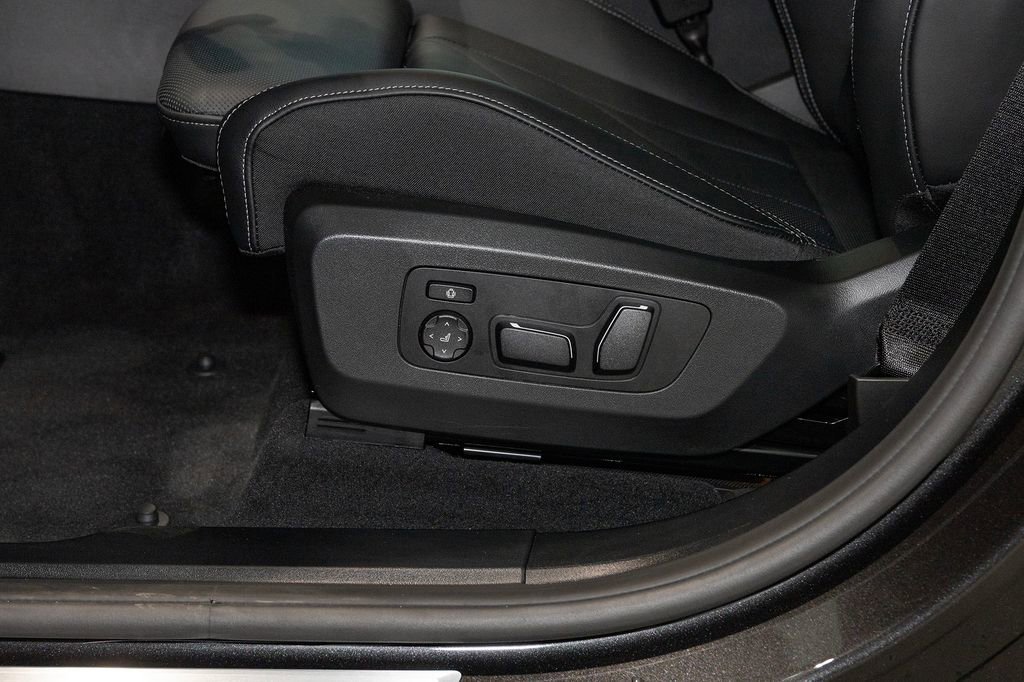 Used 2026 BMW X3 xDrive30 w/ M Sport Package image 21