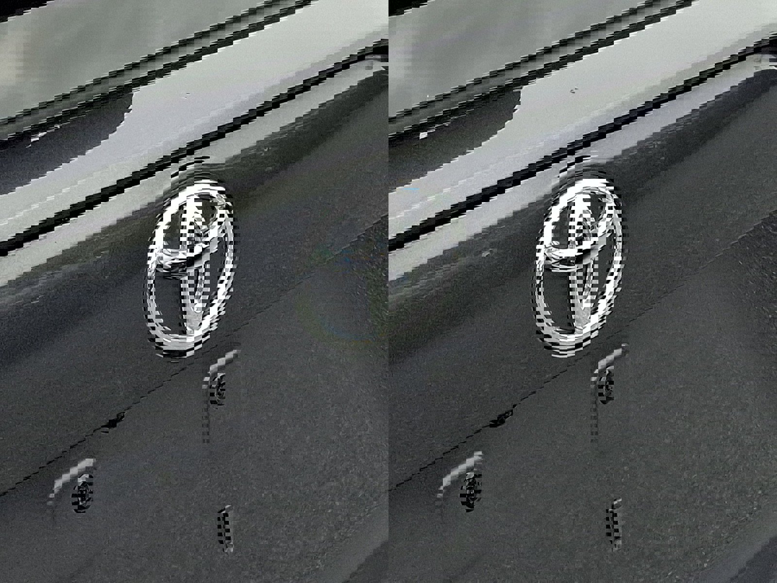 Used 2022 Toyota RAV4 XLE w/ Convenience Package image 32