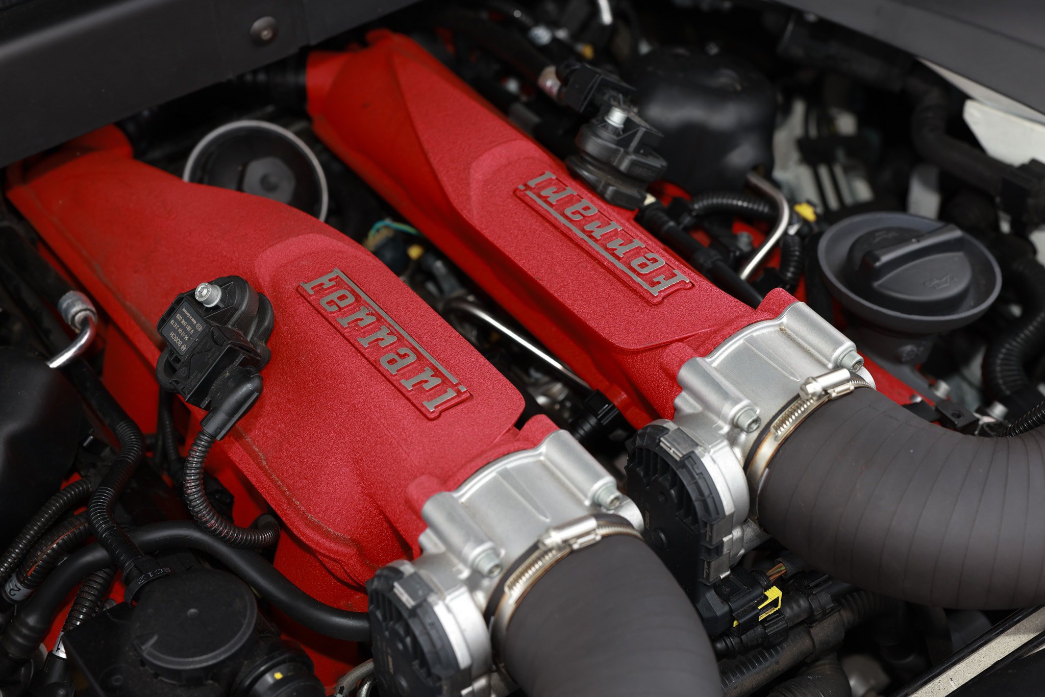 Used 2015 Ferrari California T RWD image 70