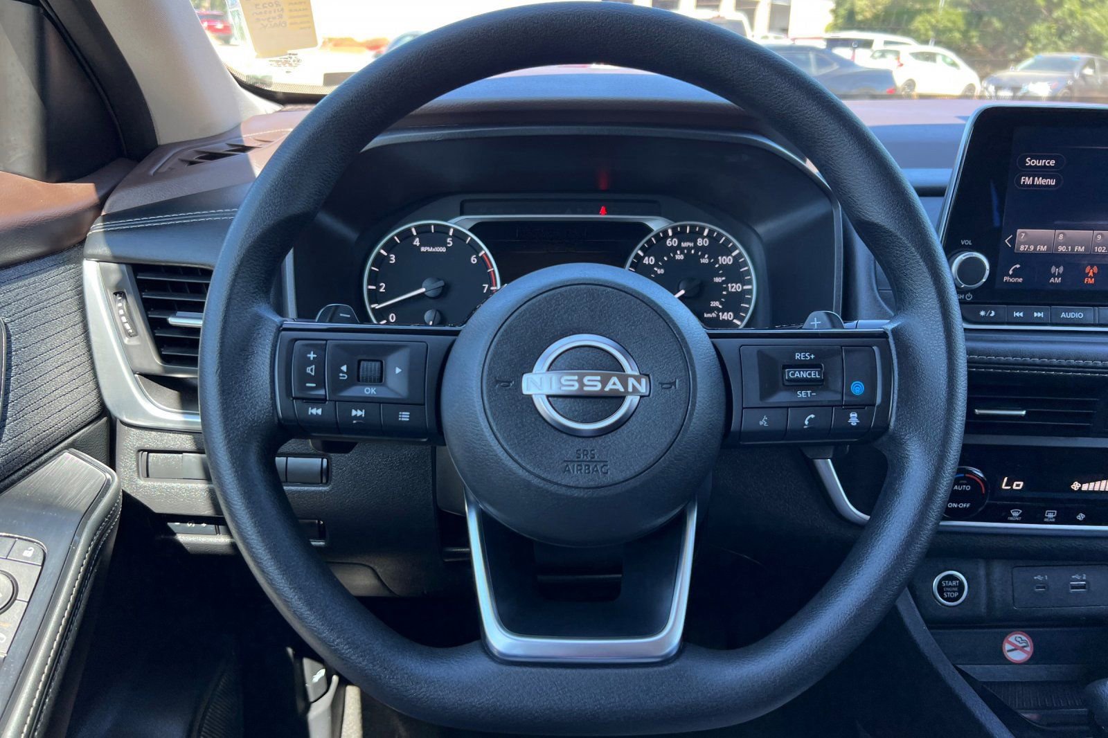 Used 2023 Nissan Rogue SV image 24