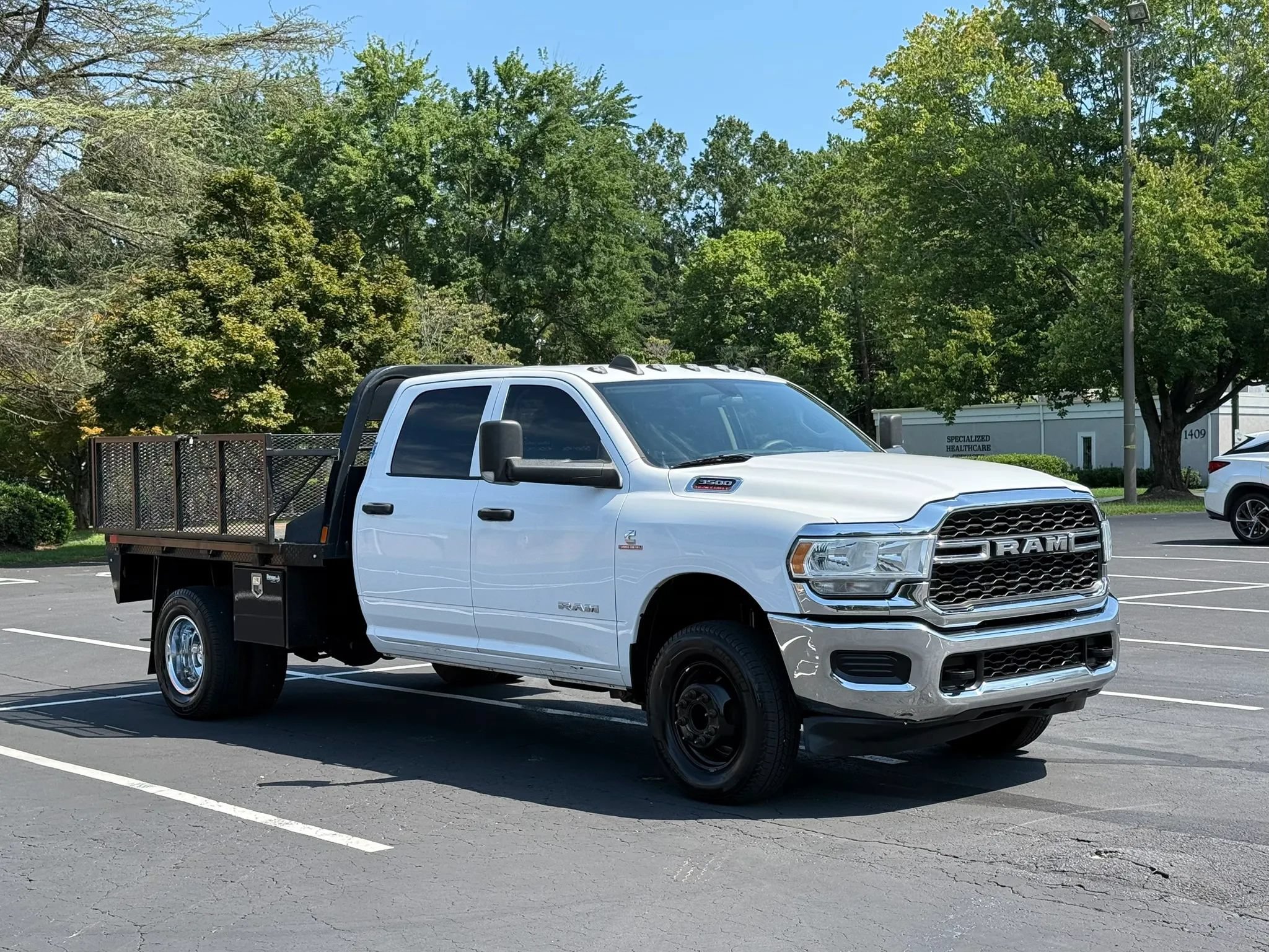 Used 2020 RAM 3500 Tradesman w/ Chrome Appearance Group AWD/4WD image 8