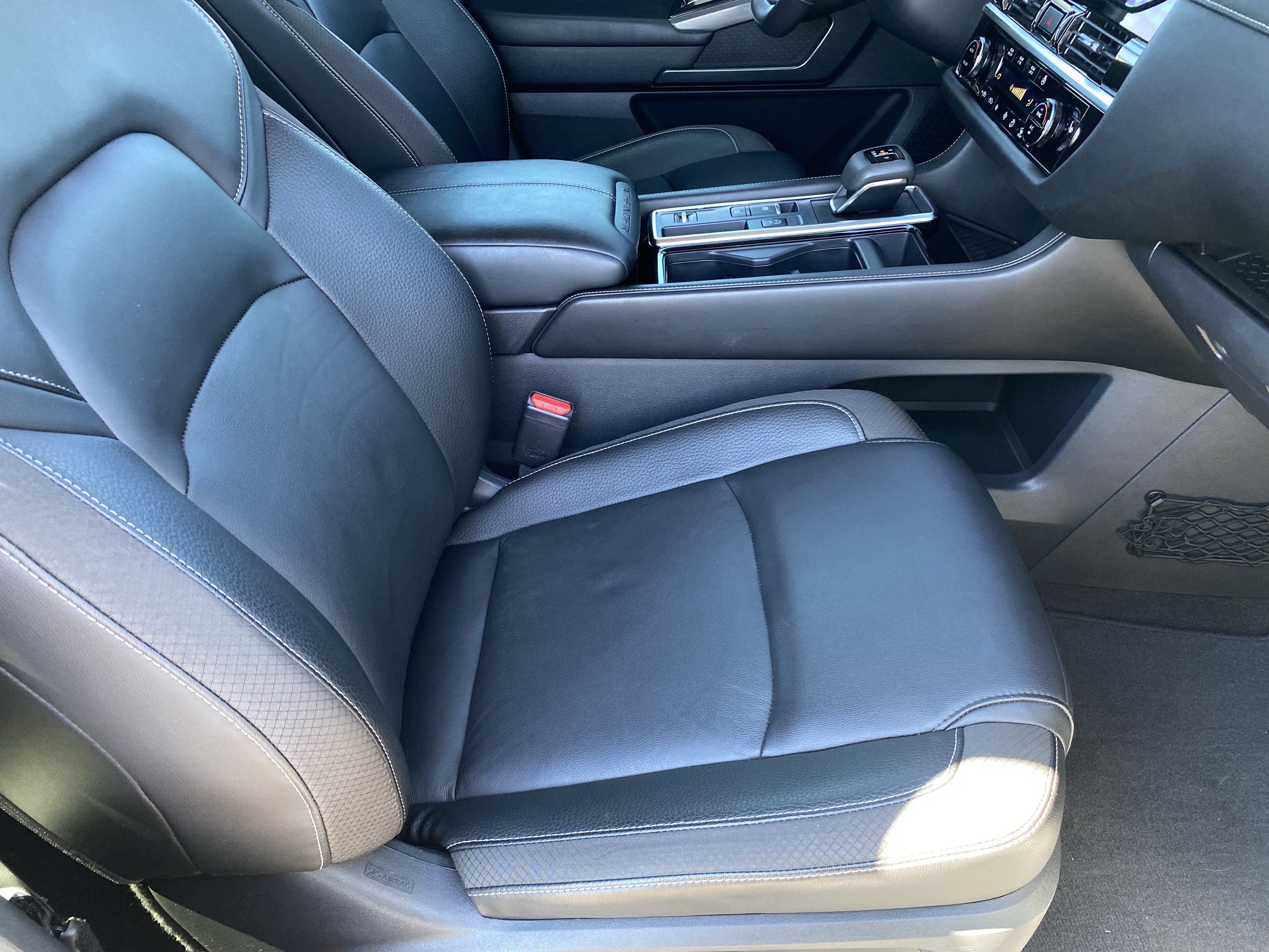 Used 2024 Nissan Pathfinder SL w/ SL Premium Package FWD image 11