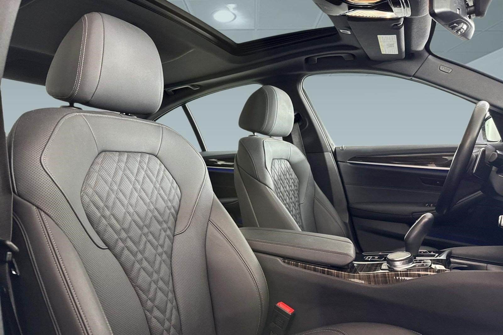 Certified 2023 BMW 530i w/ Convenience Package RWD image 25