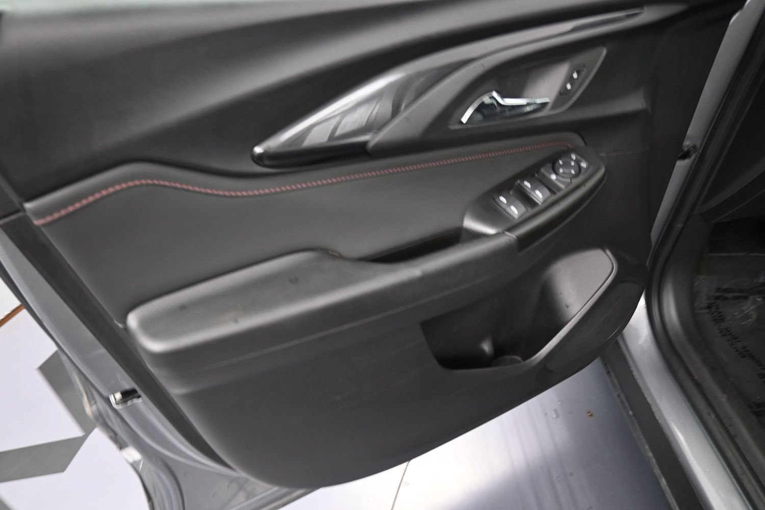 Used 2023 Chevrolet TrailBlazer RS w/ Convenience Package FWD image 13