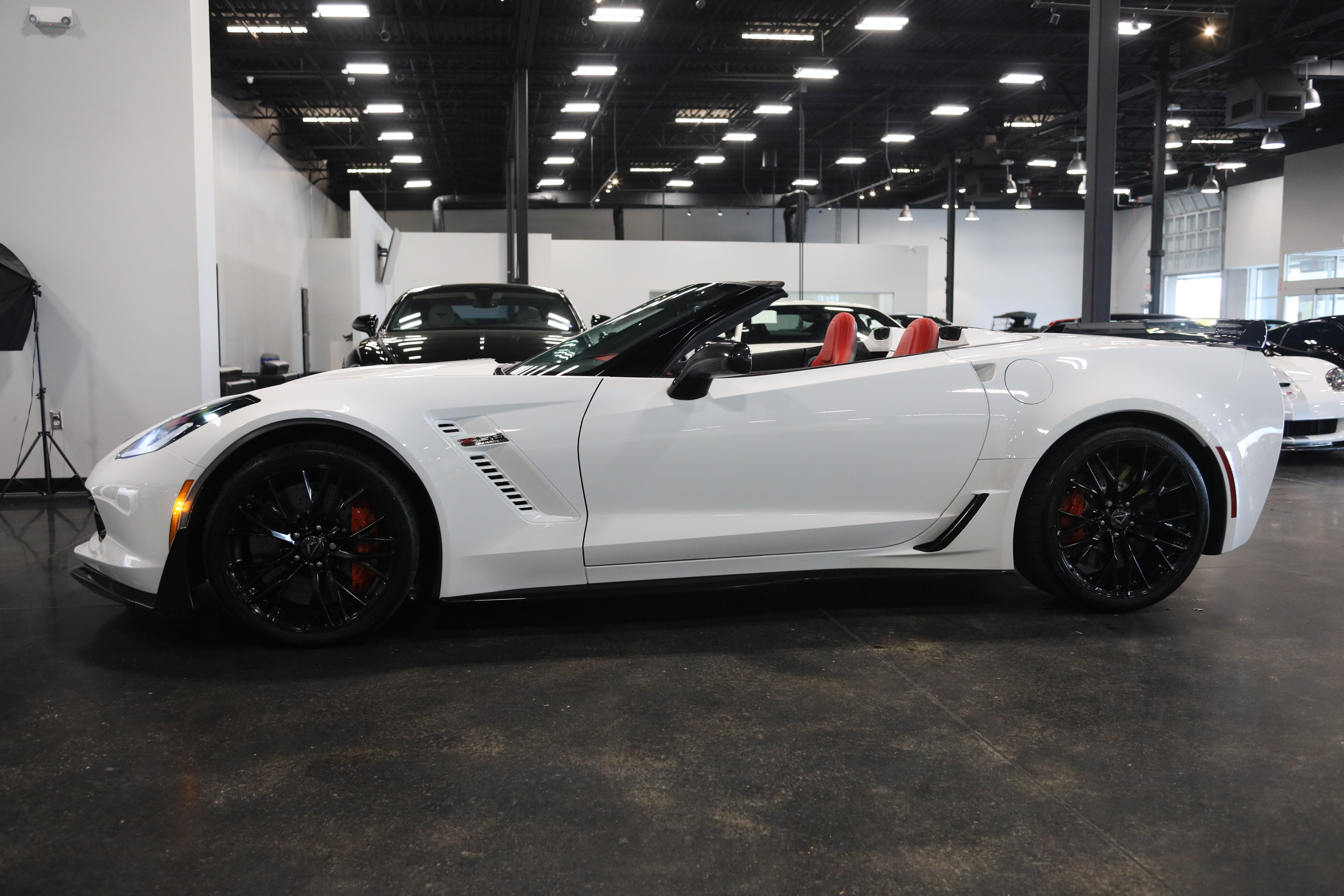 Used 2016 Chevrolet Corvette Z06 w/ 3LZ Preferred Equipment Group RWD image 12
