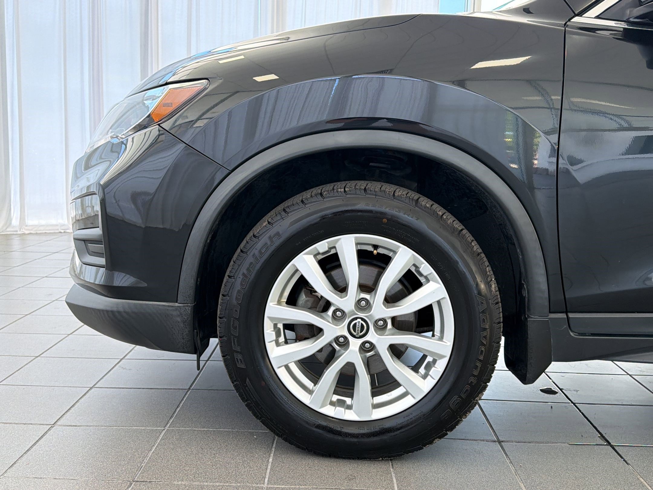 Used 2018 Nissan Rogue SV w/ Premium Package AWD/4WD image 12