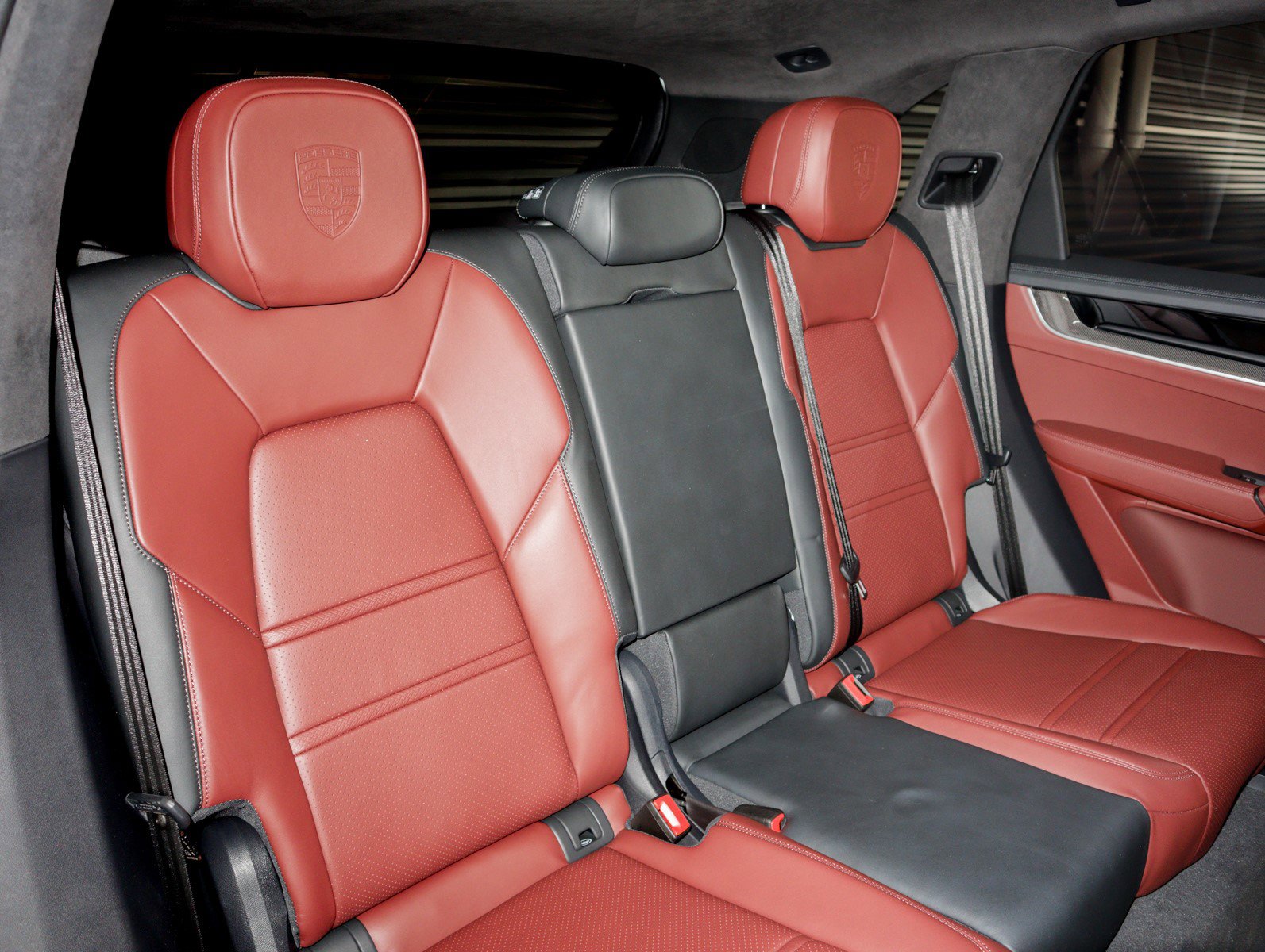 New 2026 Porsche Cayenne Turbo image 6