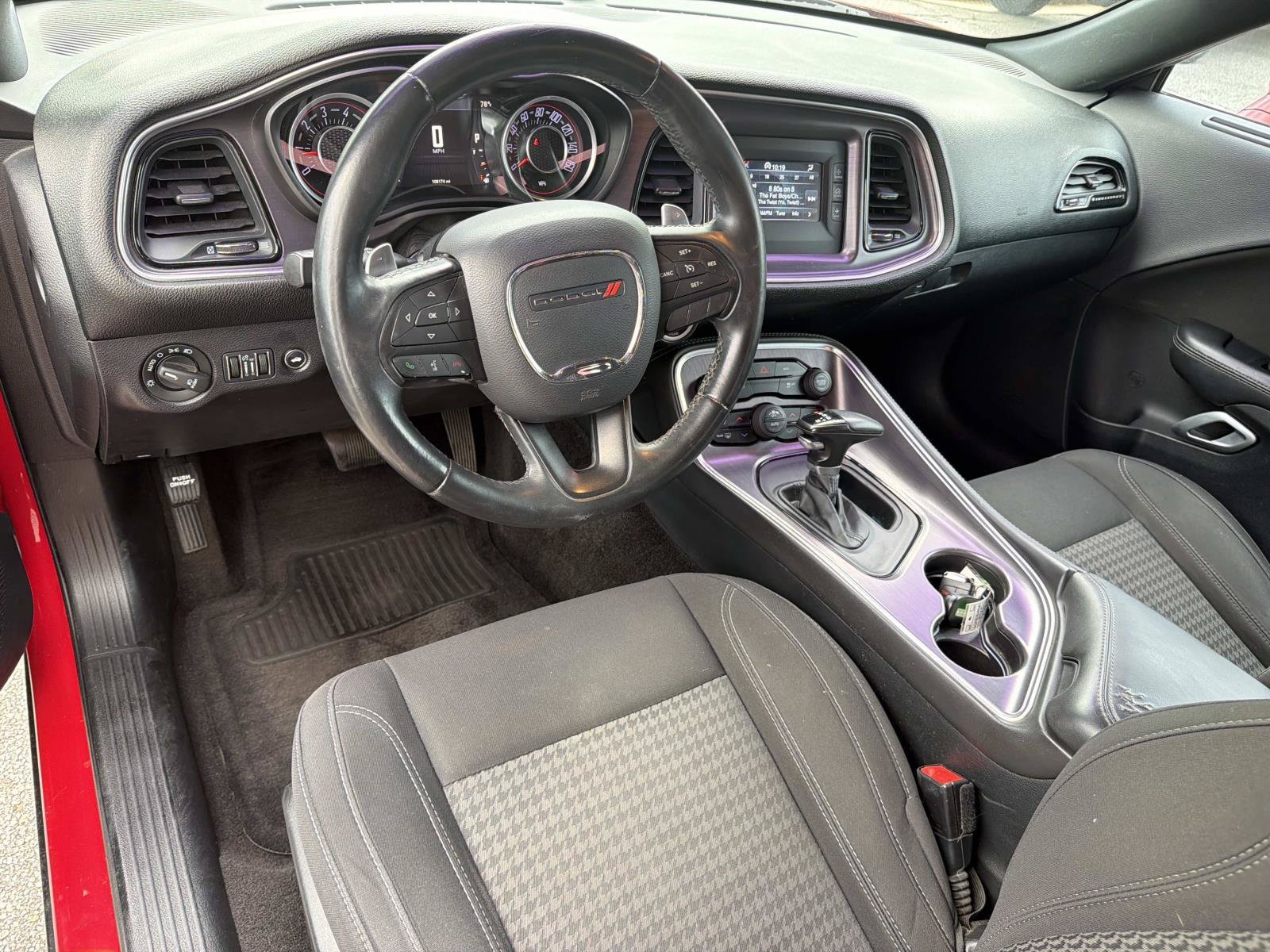 Used 2015 Dodge Challenger R/T w/ Quick Order Package 28B R/T RWD image 21
