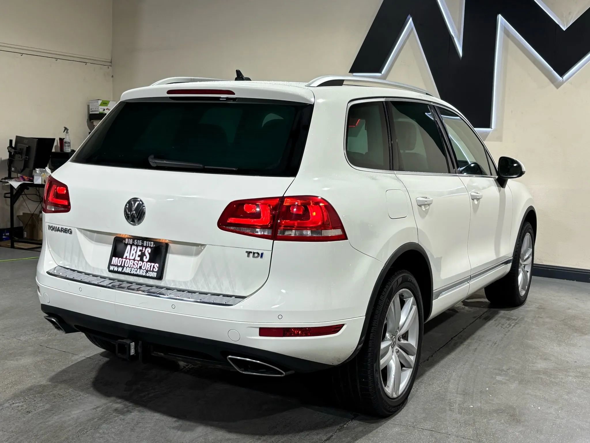 Used 2011 Volkswagen Touareg Executive image 5
