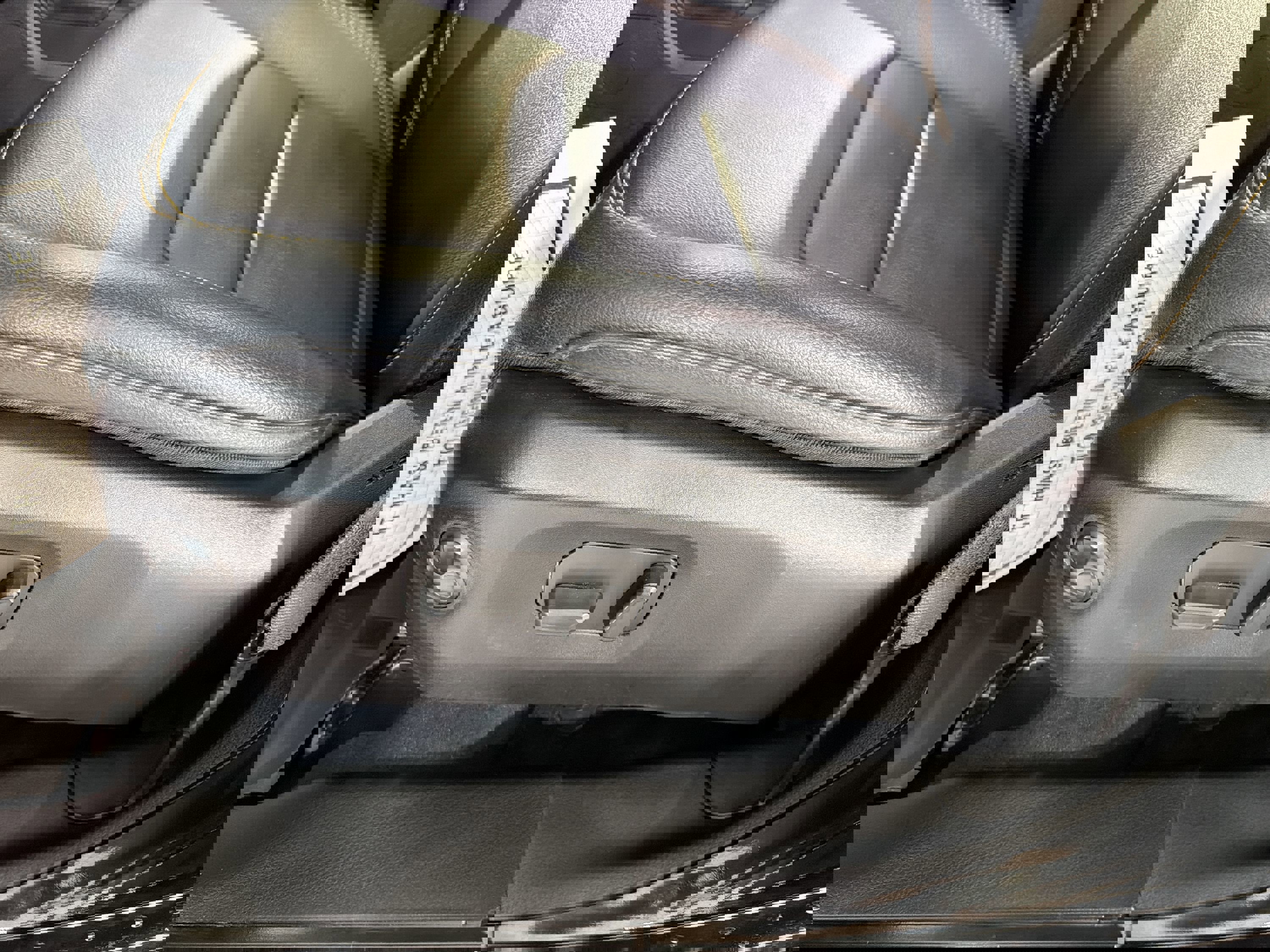 Used 2025 Jeep Gladiator Sport image 11