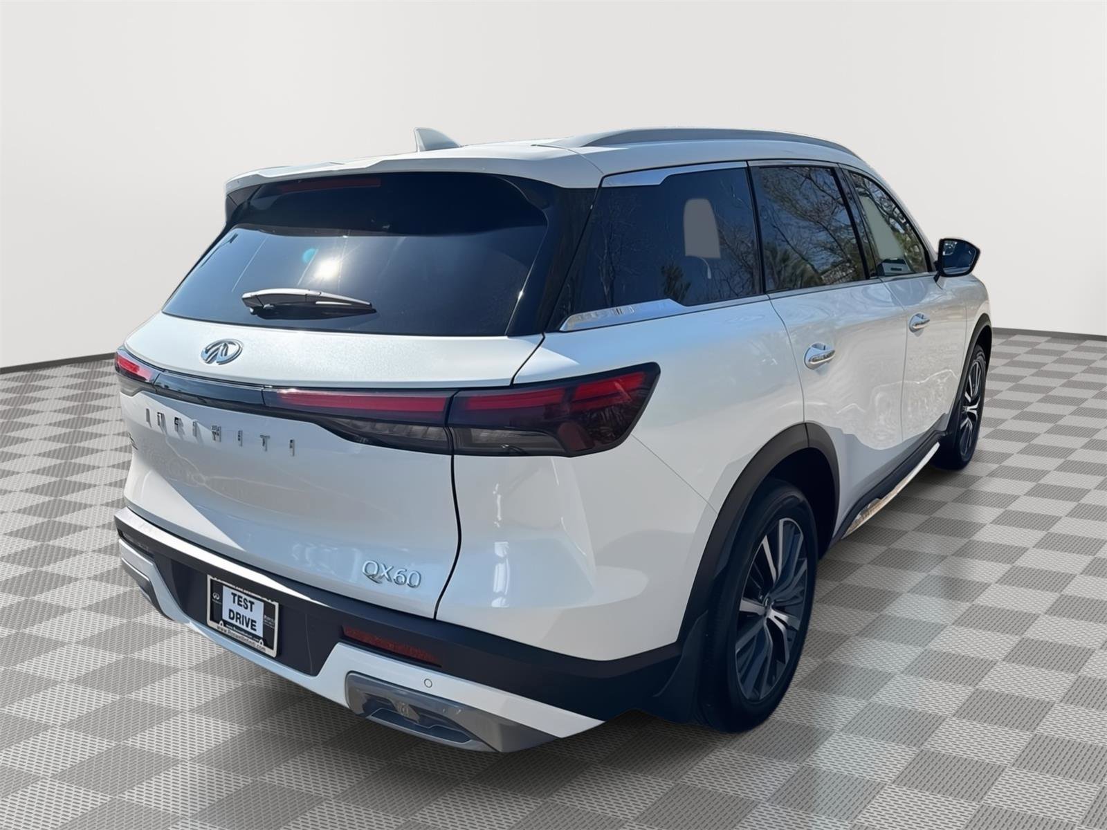 Certified 2025 INFINITI QX60 Sensory image 6