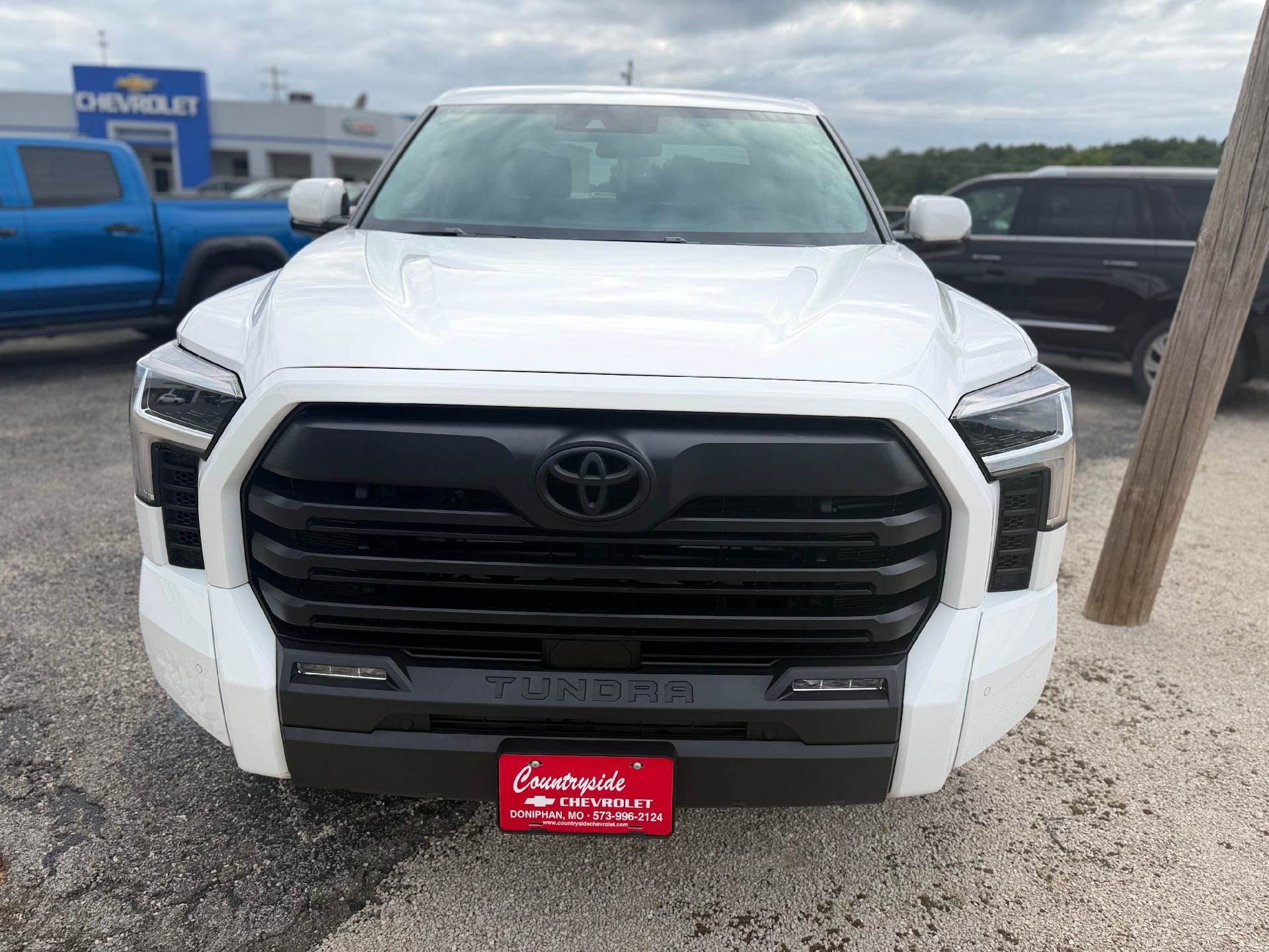 Used 2024 Toyota Tundra SR5 w/ SR5 Convenience Package AWD/4WD image 10